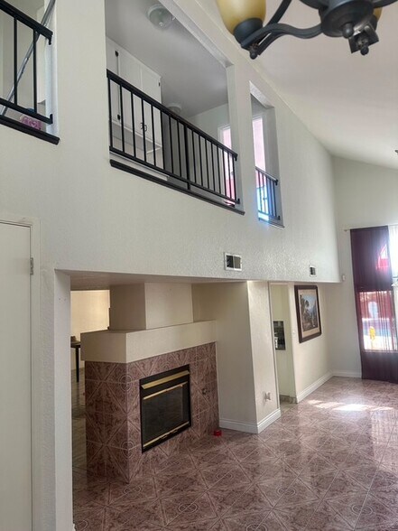 Building Photo - 6105 Ambergrove St