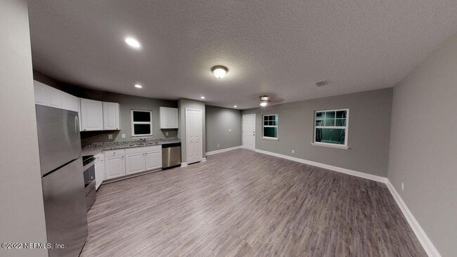 Building Photo - 2222 Thomas Ct