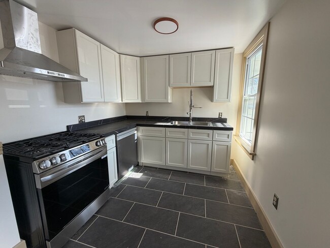 Building Photo - Alesia, LLC