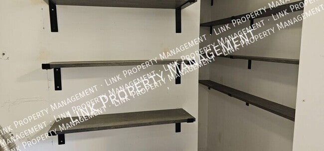 Building Photo - 140 S Elmwood St