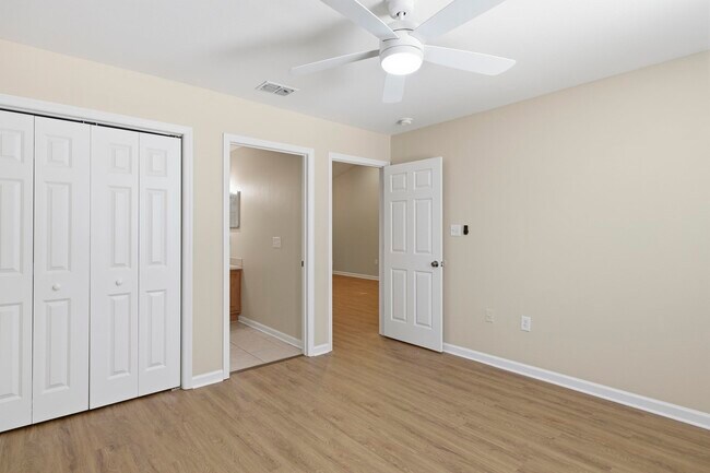 Building Photo - 1611 Quazar Rd