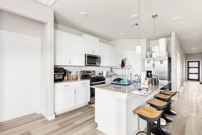 Building Photo - 18903 Austin Ridge Dr