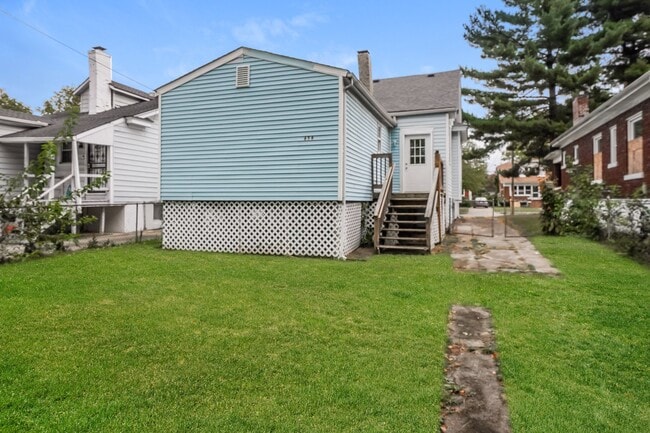 Building Photo - 656 S 42nd St