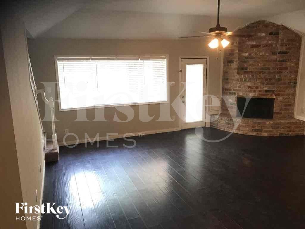 Building Photo - 5131 Whittier Oaks Dr