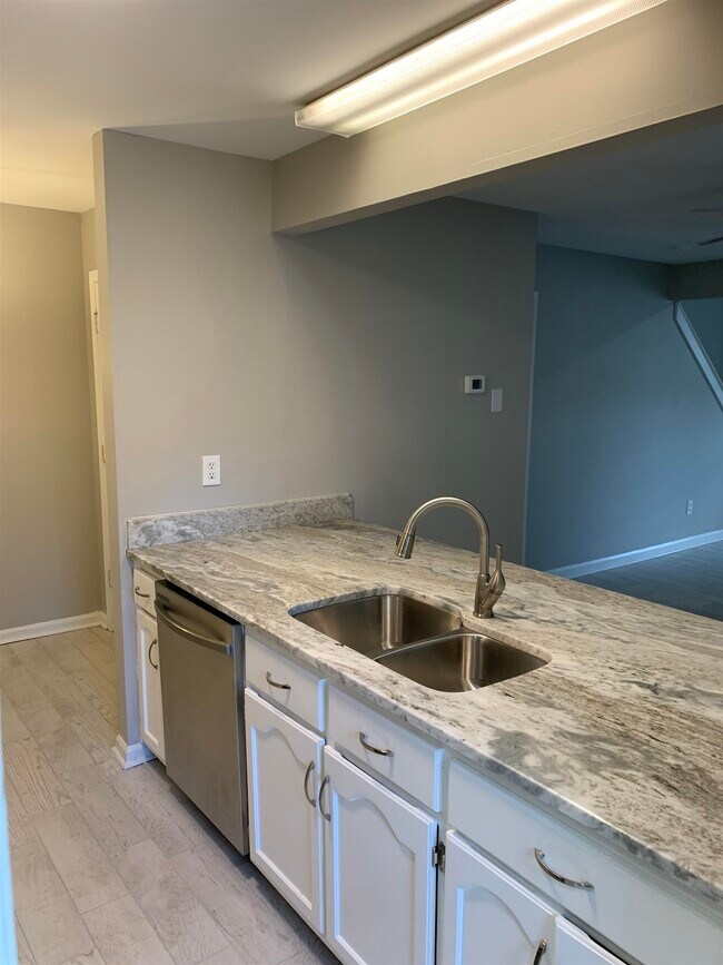 Building Photo - 4834 Sturbridge Ln