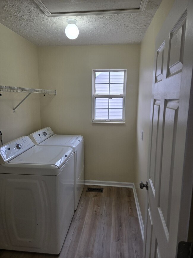 Building Photo - 6153 Hampton Hall Way