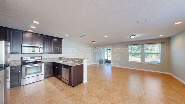 Building Photo - 464 Walnut Dr