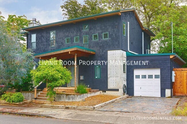 Building Photo - 8616 N Swenson-