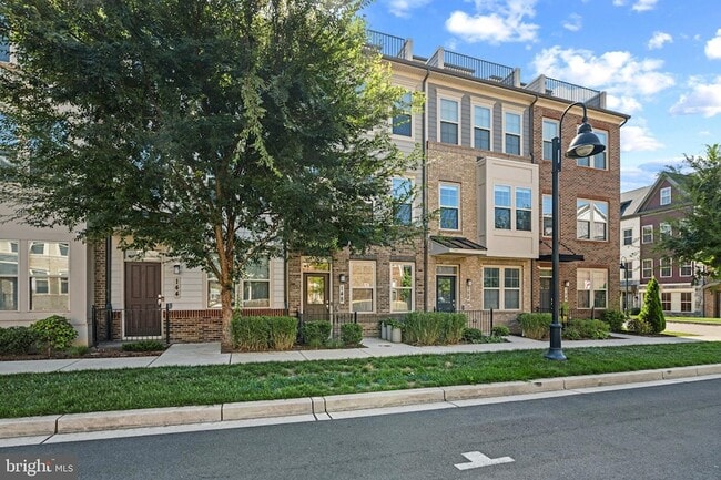 Building Photo - 148 Stowe Dr