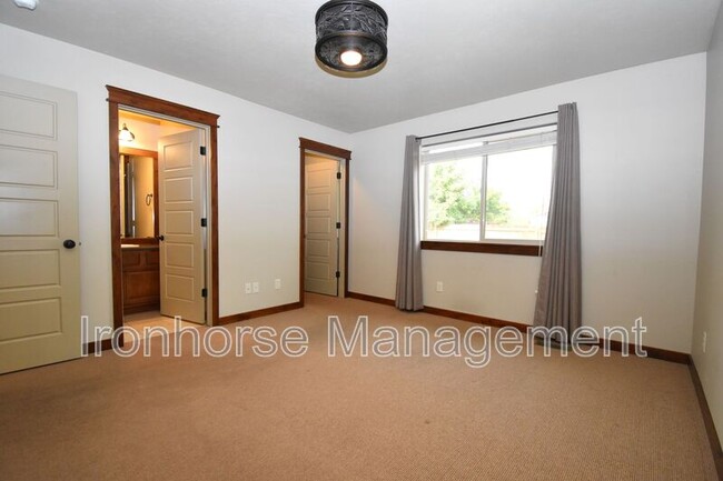 Building Photo - 103 Covey Ct