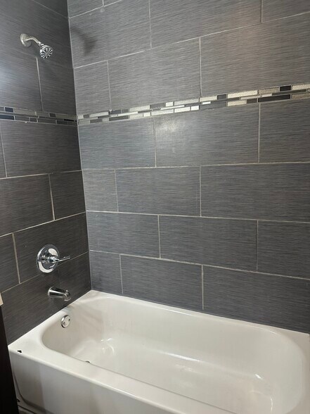 Building Photo - 311 Glamis Ave