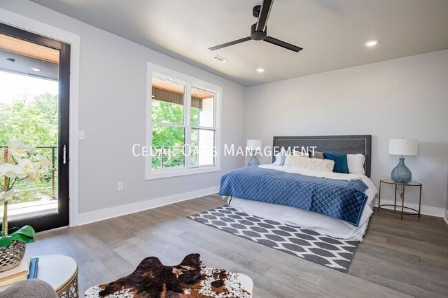 Building Photo - 118 E Mountain St