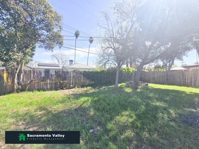 Building Photo - 7625 Lytle St