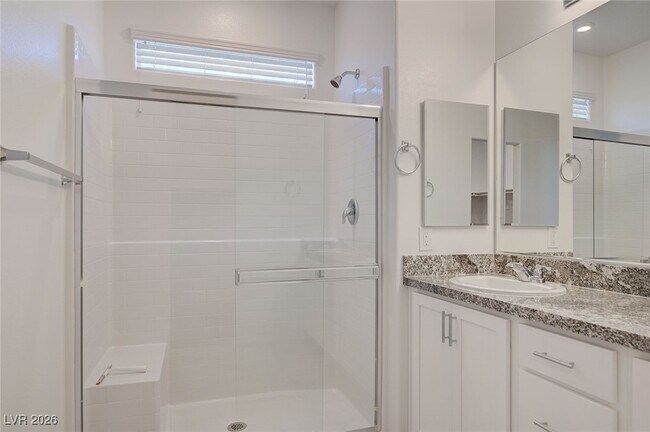 Building Photo - 662 Bellus Pl