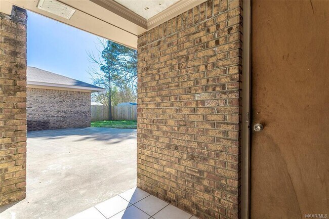 Building Photo - 110 Diane Dr