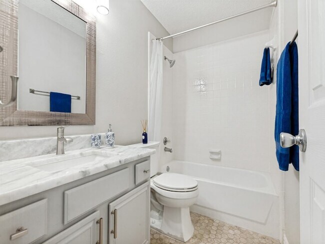 Building Photo - 8028 Alderwood Pl