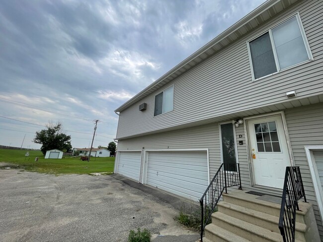 Building Photo - Spacious 3 bed, 1 bath West Fargo!