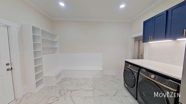 Building Photo - 9 Ratcale Ln