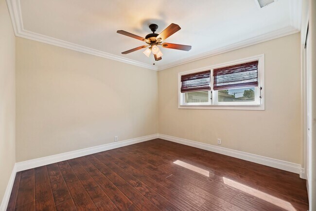 Building Photo - 4570 Emerson St