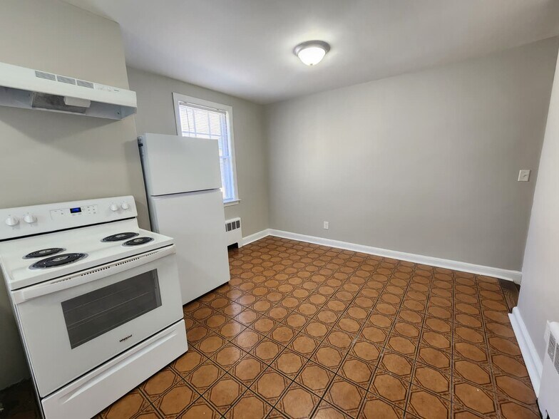 Building Photo - 383 Newhall St