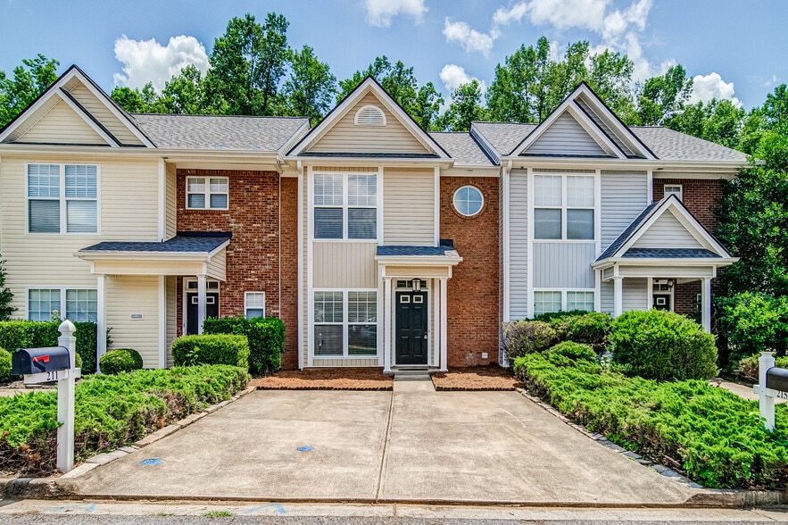 Building Photo - 211 Pearl Chambers Dr