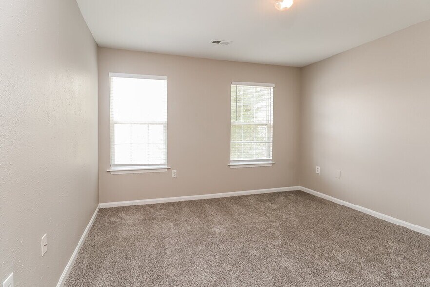 Building Photo - 5015 Patricia Ann Ln