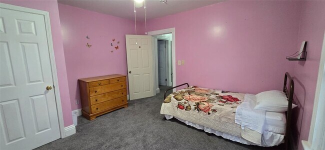 Building Photo - 30 Flanders St