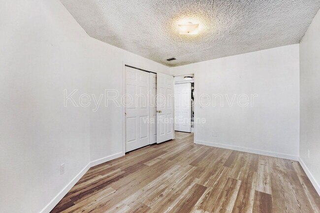 Building Photo - 13704 E Lehigh Ave