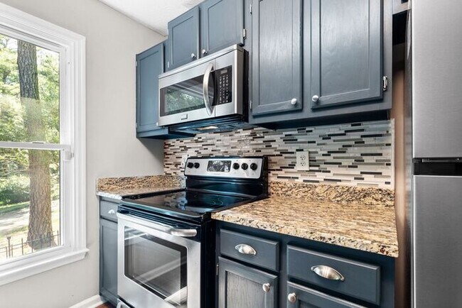 Building Photo - 3294 Florida Dr