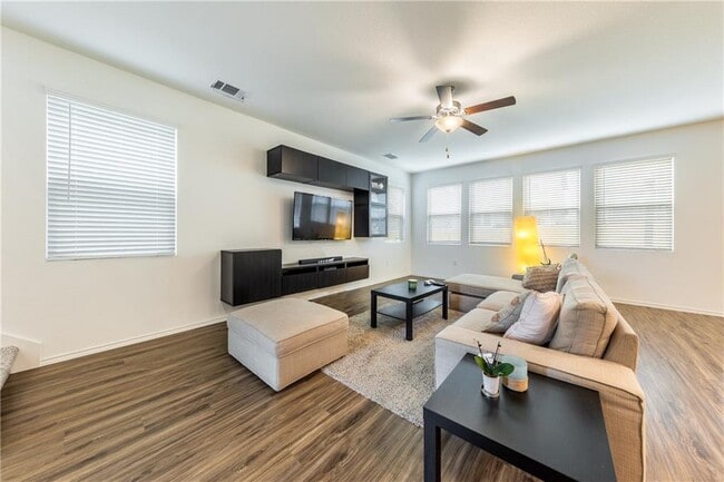 Building Photo - 1111 Diggy Dr
