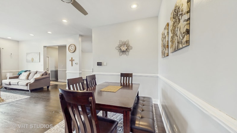 Building Photo - 8211 S Cornell Ave