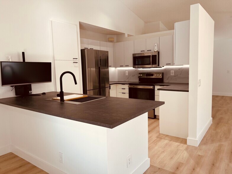 Building Photo - 1611 Palermo Dr