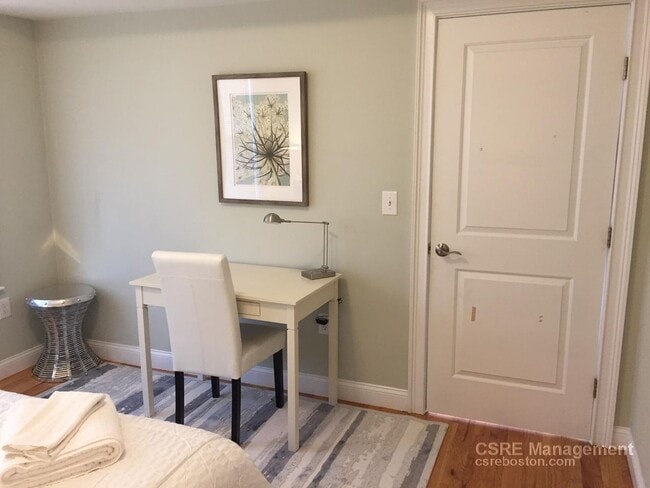 Building Photo - Full Luxury Renovation!  Laundry in Unit! ...