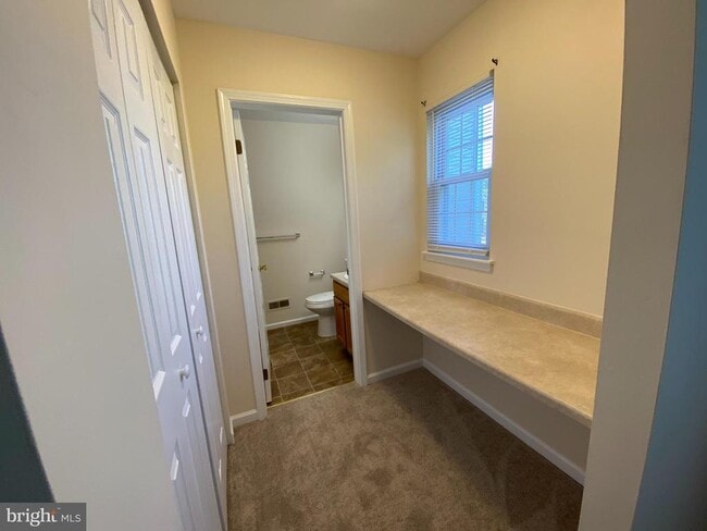 Building Photo - 116 Village Dr