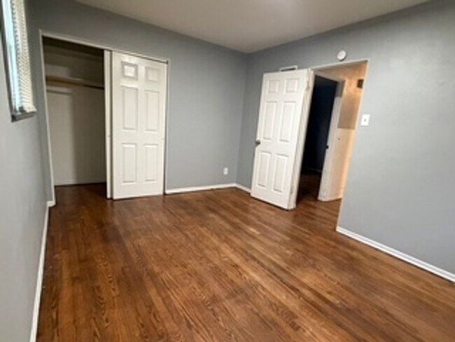 Building Photo - Move in Ready