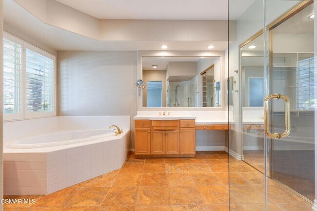 Building Photo - 750 Huntsdale Ct