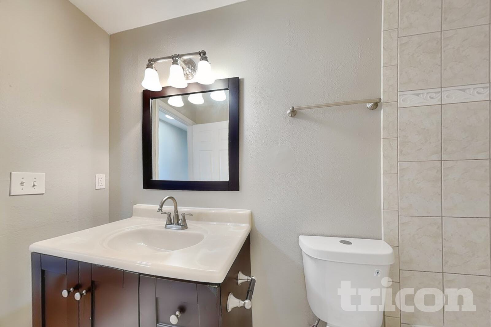 Building Photo - 13344 Laraway Dr
