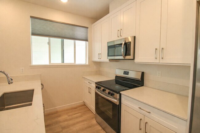 Building Photo - Modern 3-Bedroom, 2-Bathroom Apartment on Murray in San Luis Obispo