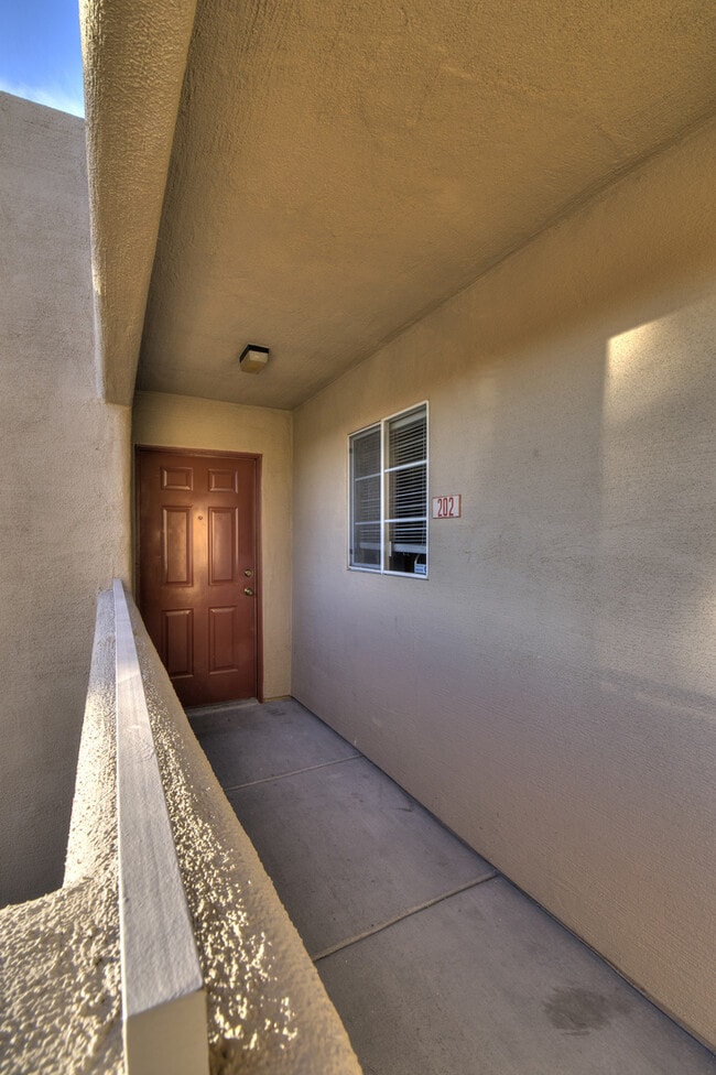 Building Photo - TOTALLY RENOVATED Summerlin Condo - Lake M...