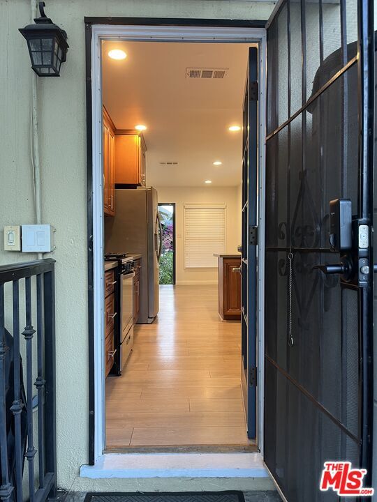 Building Photo - 3800 W Legion Ln