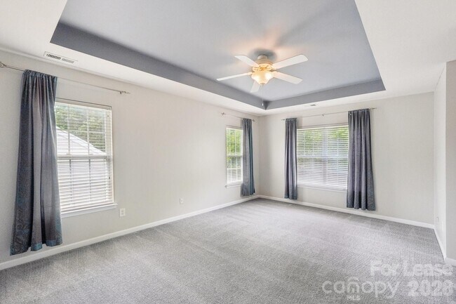 Building Photo - 14417 Laurel Tree Ln