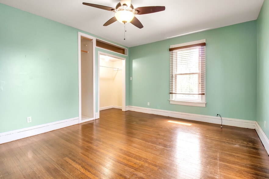 Building Photo - 67 Crescent Ave