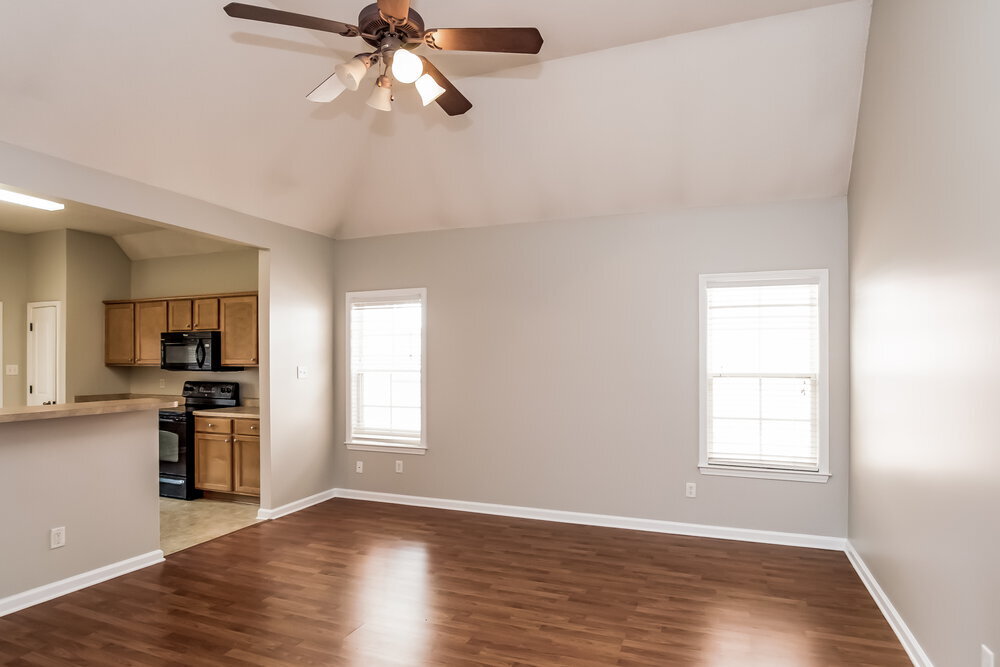 Building Photo - 10215 Morning Hill Dr