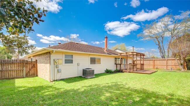 Building Photo - 16739 Selder Dr