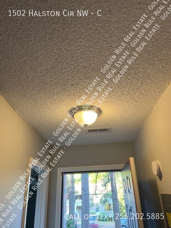 Building Photo - 1502 Halston Cir NW