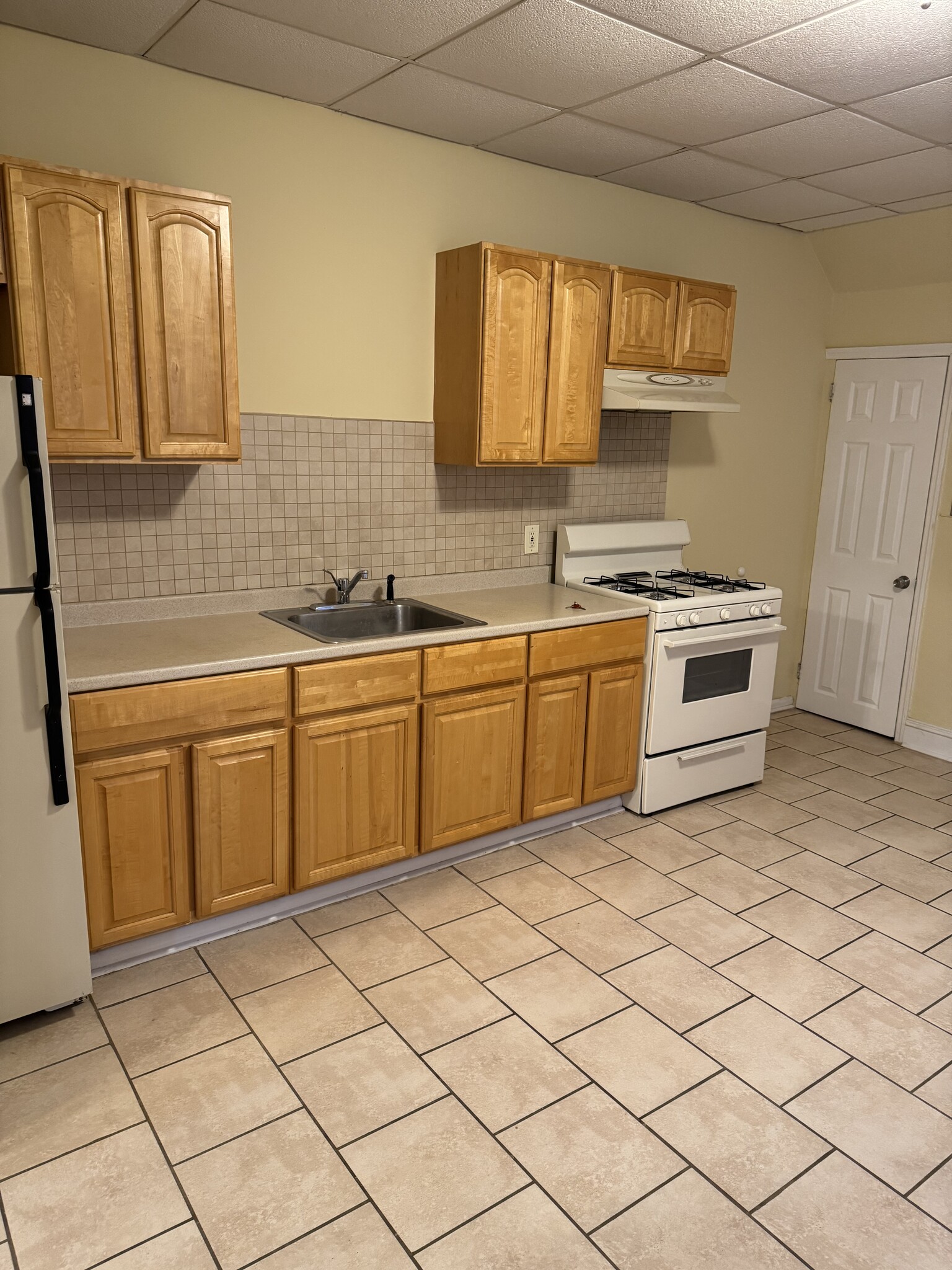 Kitchen - 1711 Mifflin St