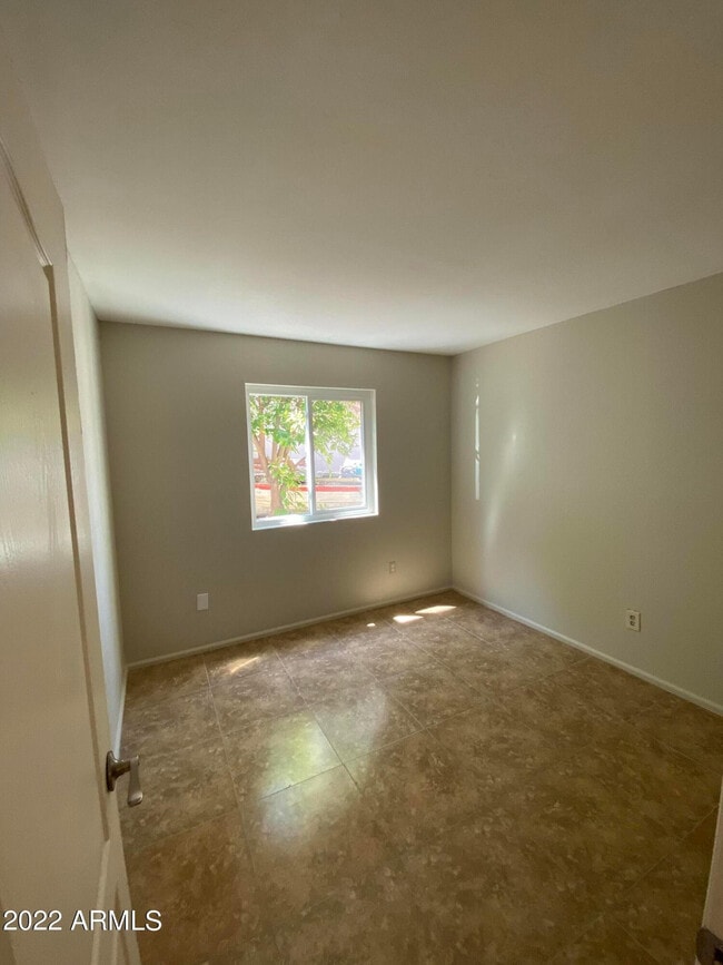 Building Photo - 2046 S Emerson