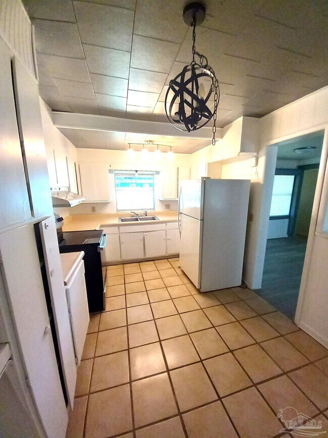 Building Photo - 4 Marine Dr