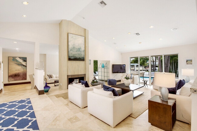 Building Photo - 3001 Jasmine Ct