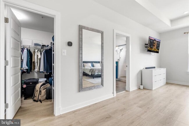 Building Photo - 16007 Hyde Pk Pl